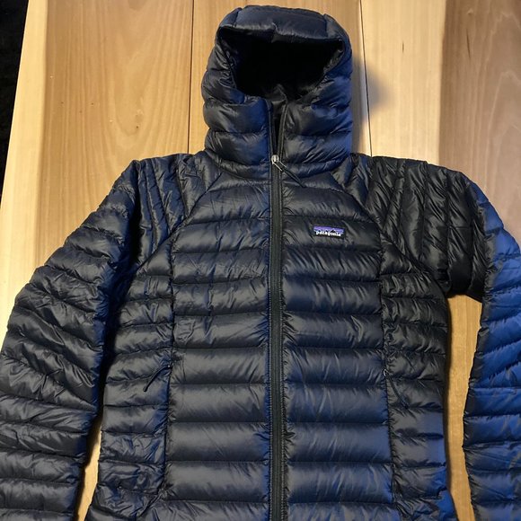 Patagonia Women's Down Sweater Hoody - Picture 2 of 7